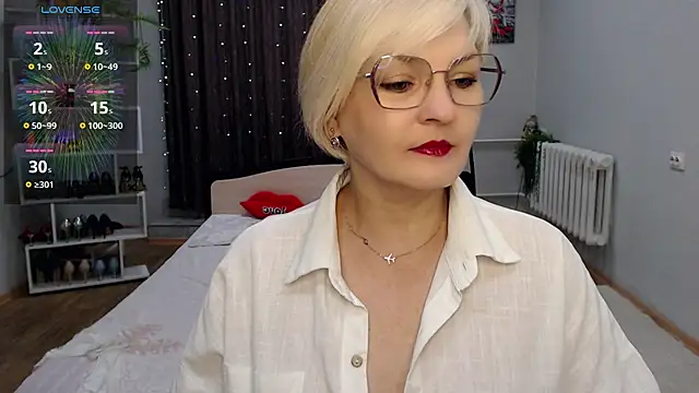 BlondeBrilliant7 – Naživo XXX chat