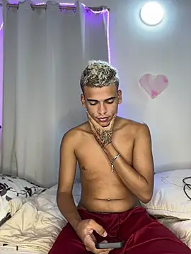PrincesLeo Chat XXX in diretta