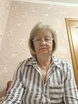 AlikaSwan5821's Live XXX Chat