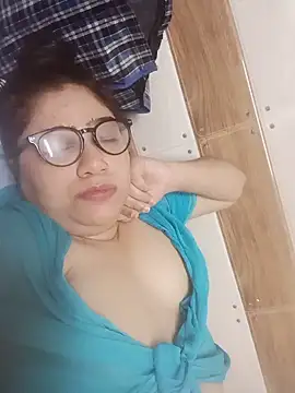 yourchahat27's Live XXX Chat