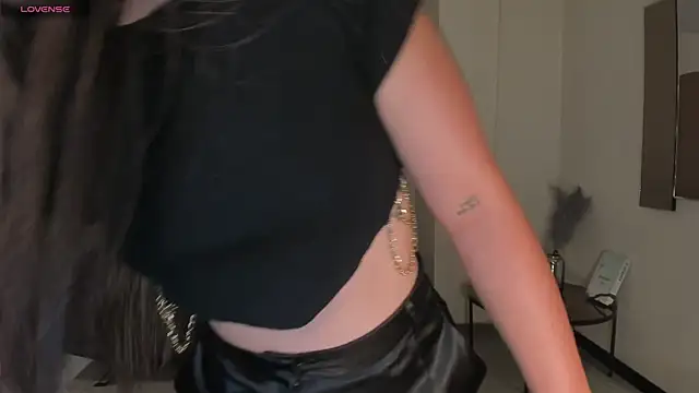 AlinaKravitz's Live XXX Chat