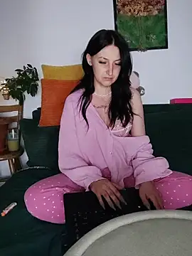 Luna_Yakova Chat XXX in diretta