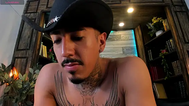 Donovan_Desmond Chat XXX in diretta