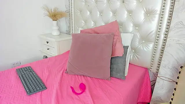 isa_rose_7's Live XXX Chat