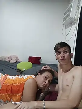 Chat +18 de Milfvalesk ao vivo