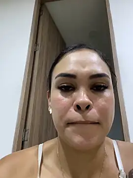 FOX_LATINA Adlı Modelin Canlı XXX Sohbeti