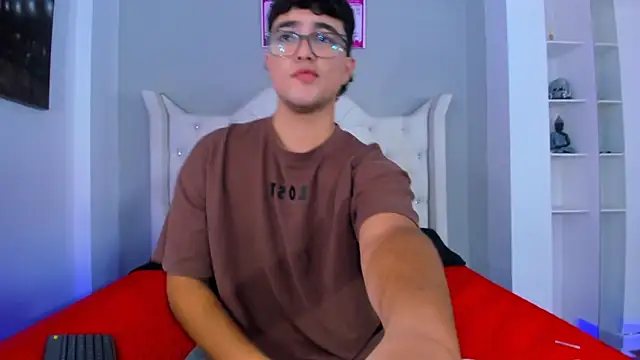 XXX chat uživo modela Thiago_Monaco