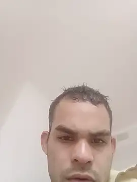 jhoi95 Show in webcam