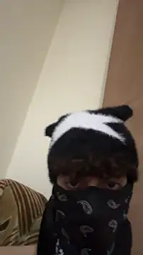 Hz1Tr Chat XXX in diretta