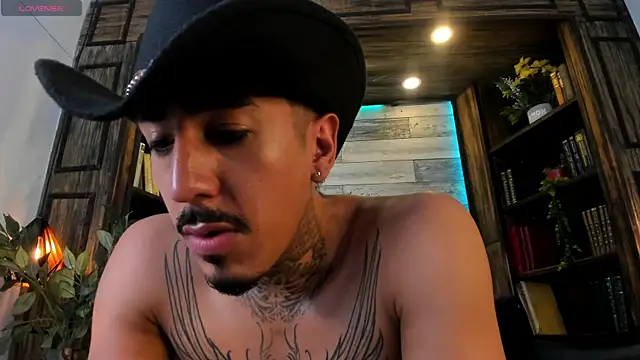 Donovan_Desmond Live XXX-Chat
