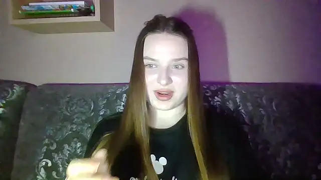 BratzDollVibes Adlı Modelin Canlı XXX Sohbeti