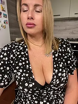 دردشة Hot_Sexy_Angel الجنسية المباشرة