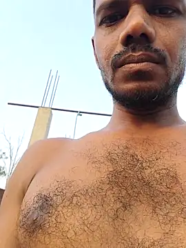 Daddyishere_19 Adlı Modelin Canlı XXX Sohbeti
