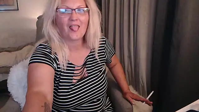 Czat XXX na żywo – Divineblond