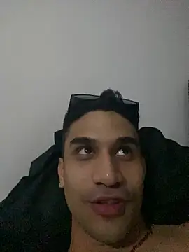 צ'אט XXX בשידור חי של Camachito332