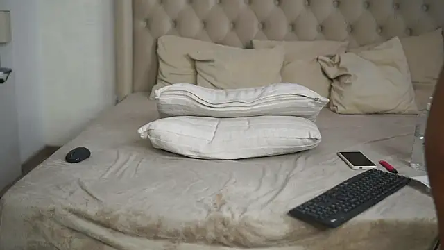Онлайн чат XXX AprilHadid
