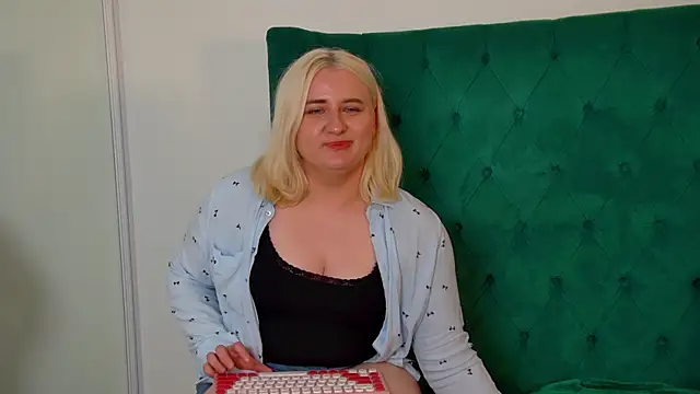 LioraArdyn Chat XXX live