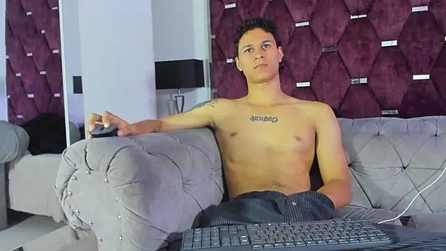 Czat XXX na żywo – TonyBenedetti