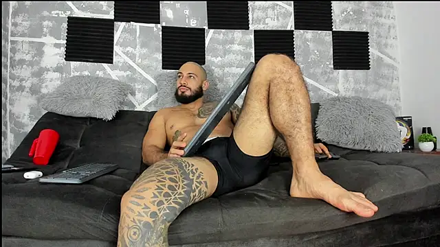 leonidas_18k Chat XXX in diretta