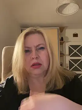 Chatroom XXX en direct de JanieLight53