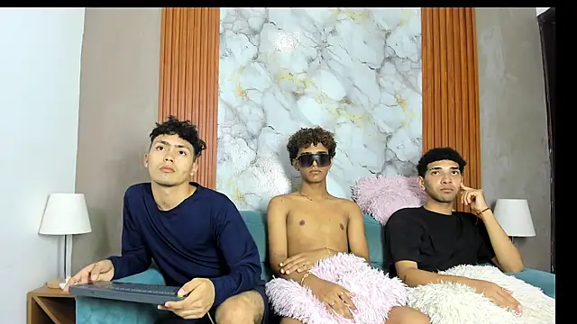 VERY_HOT_GUYSのライブXXXチャット