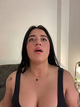 XXX chat uživo modela KallyMyller1