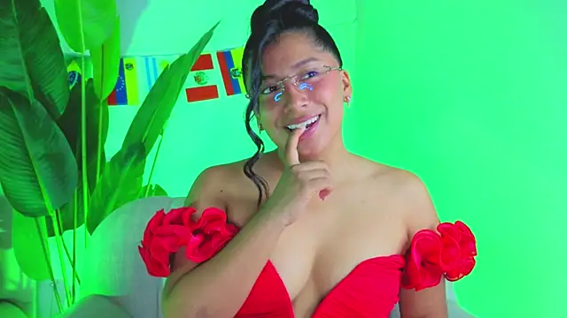 Chatroom XXX en direct de LinnaGardenia