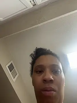 YeahhhitsBreezy's Live XXX Chat
