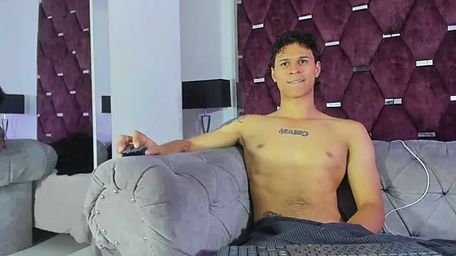 Chat XXX Live TonyBenedetti