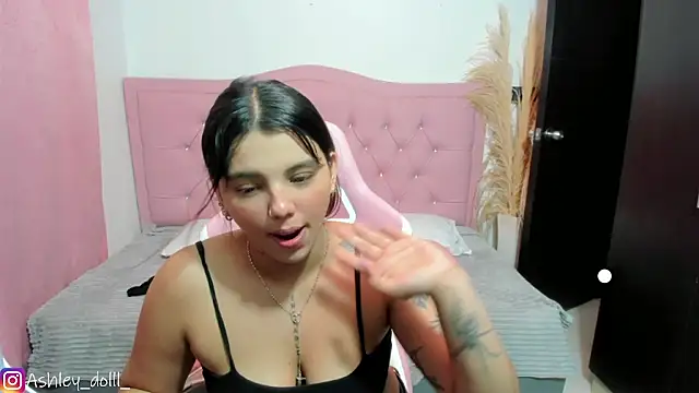 Chat XXX en directo de Ashley_dolll