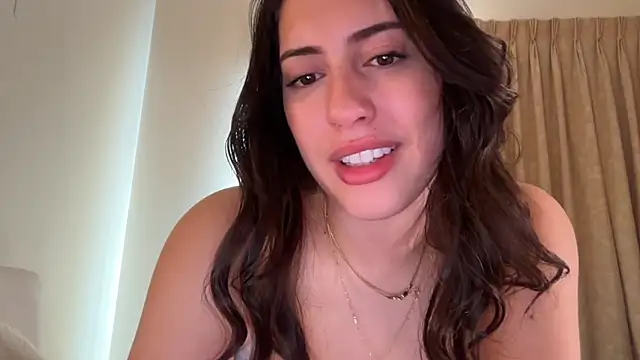sieeena Adlı Modelin Canlı XXX Sohbeti