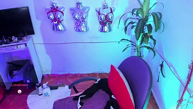 LucyStrike_ Live XXX Chat