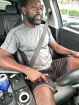 Melaneighted: διαδικτυακό σόου στην κάμερα
