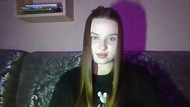 BratzDollVibes' Live XXX Chat