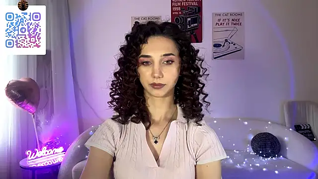 LinaMour Adlı Modelin Canlı XXX Sohbeti