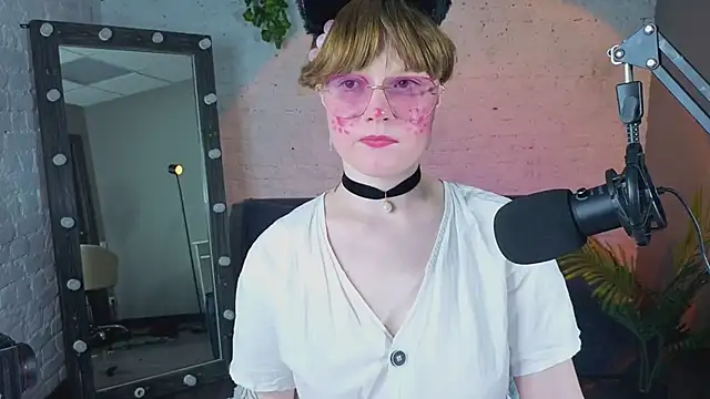 AuroraGlo – Naživo XXX chat