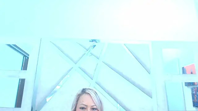 Paris_Squirt_'s Live XXX Chat