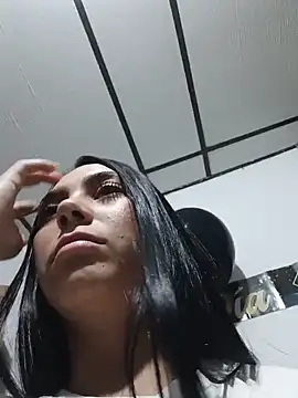 Chat XXX en directo de Ariana_rouse