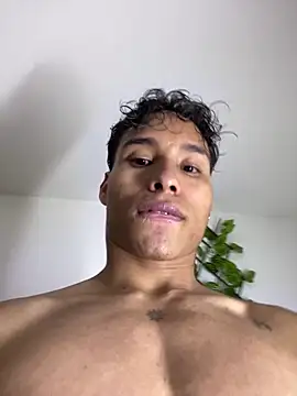 Chat +18 de NelModel1 ao vivo