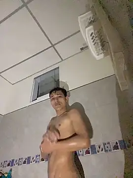 Antoni150906 Adlı Modelin Canlı XXX Sohbeti