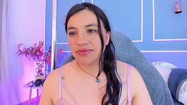 TaraTaylorr's Live XXX Chat