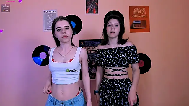 aria_wild_'s Live XXX Chat