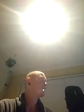 piercingpik Live XXX-chat