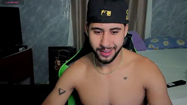 Daiki_Jack Adlı Modelin Canlı XXX Sohbeti