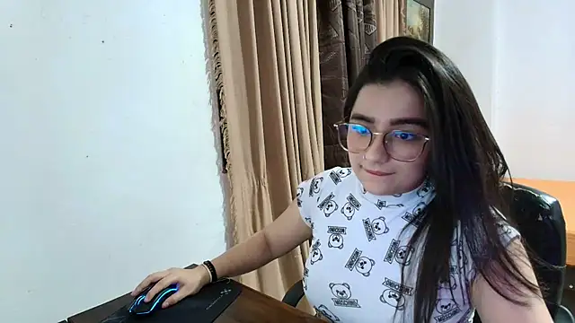 Chat XXX en directo de Charlotte_Richardson
