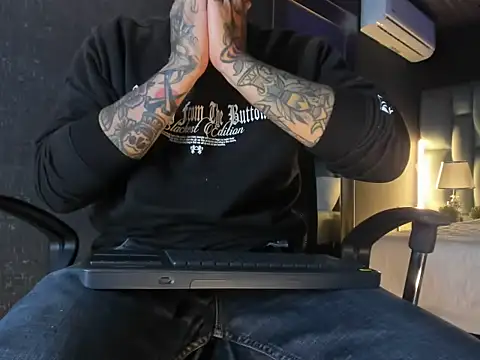 kaletattoon Live XXX chat