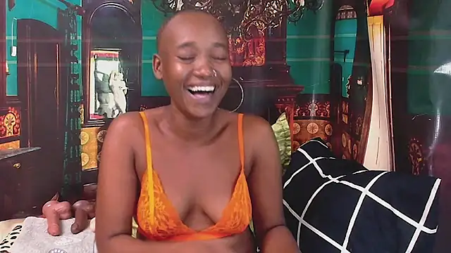 Chatroom XXX en direct de EbonyOlive69