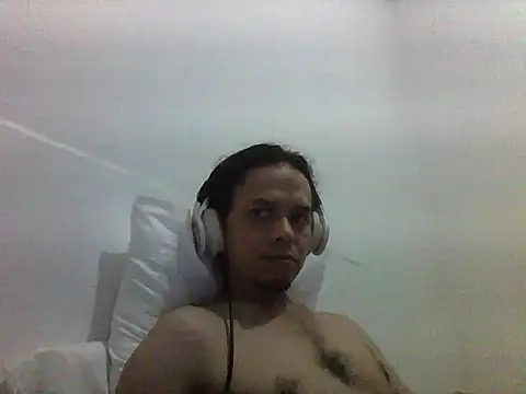 Raku2386 Show in webcam