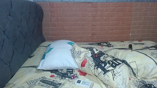 XXX chat uživo modela KathyHardcore69