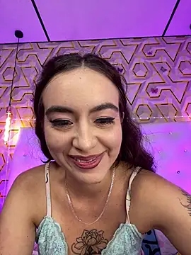 MelanyyJhonson15's Live XXX Chat